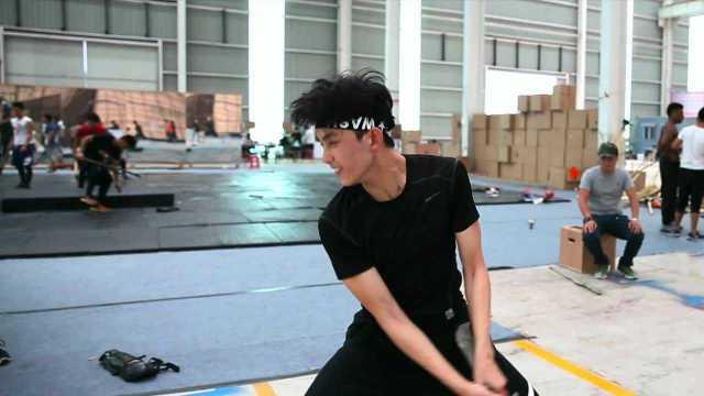 鉴你所见：崖壁大战,生死较量，勇者胜出